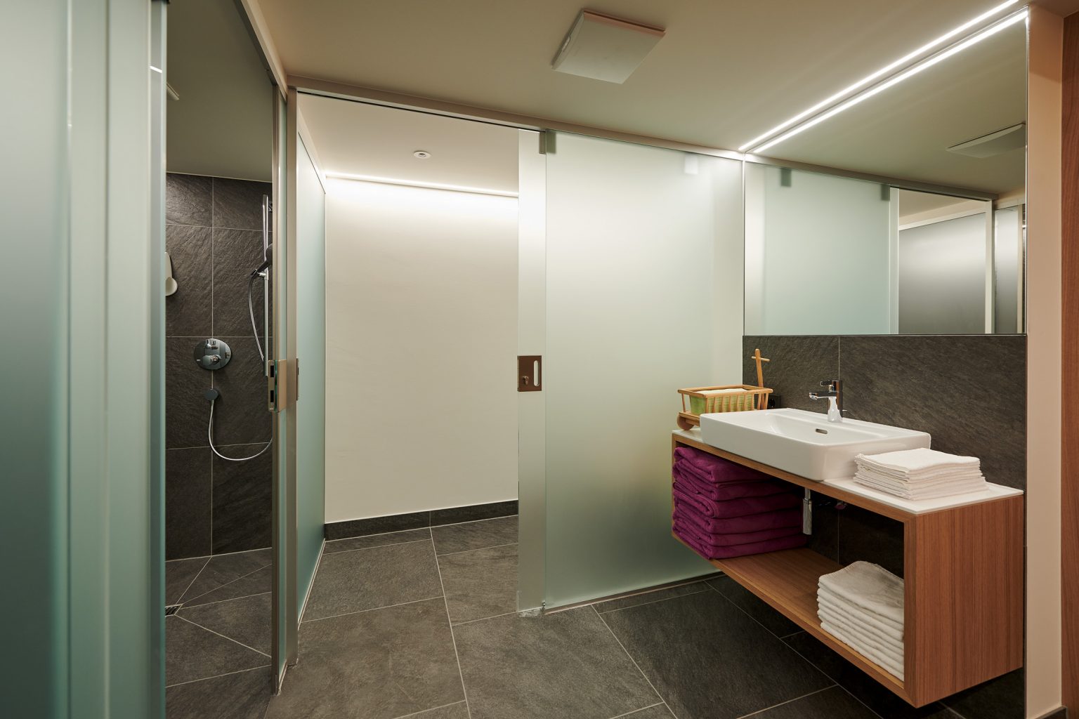 Duschen mit Glaswänden Hotel Roggal Lech am Arlberg