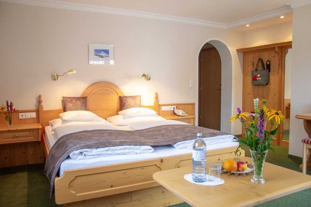 Zimmer Doppelbett Hotel Roggal Lech am Arlberg