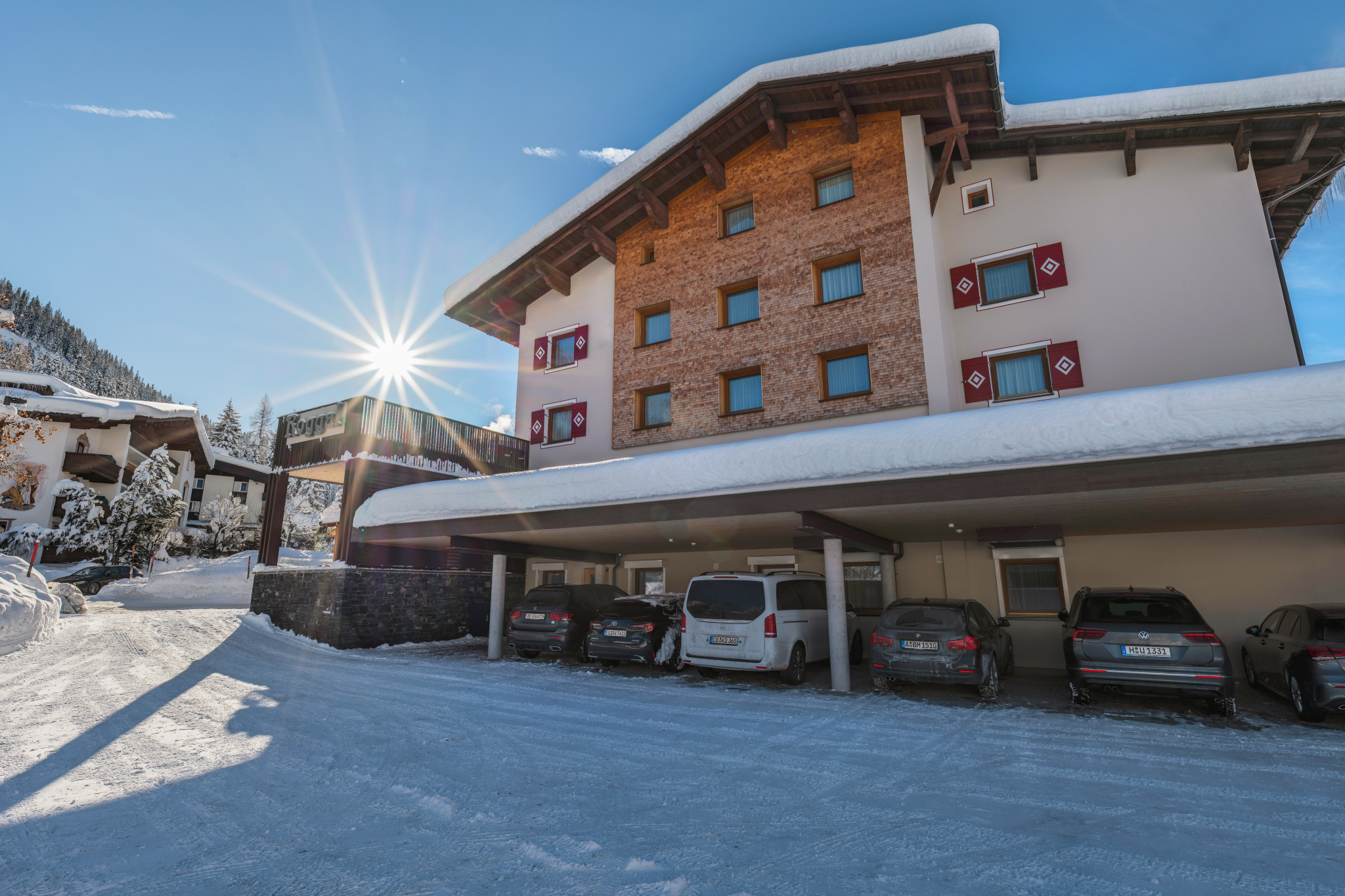Parkplatz Hotel Roggal Schnee Winter Lech am Arlberg
