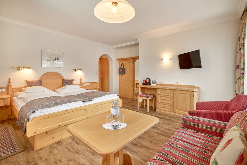 Zimmer Doppelbett Omeshorn Hotel Roggal Lech am Arlberg